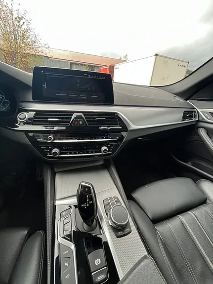 BMW 530E