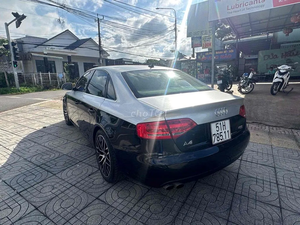 Audi A4 2009 photo 2