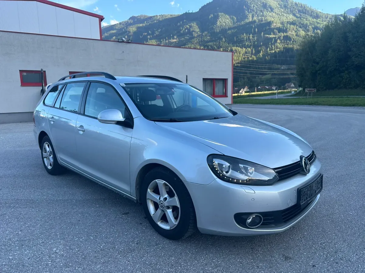Volkswagen Golf 2011 photo 2