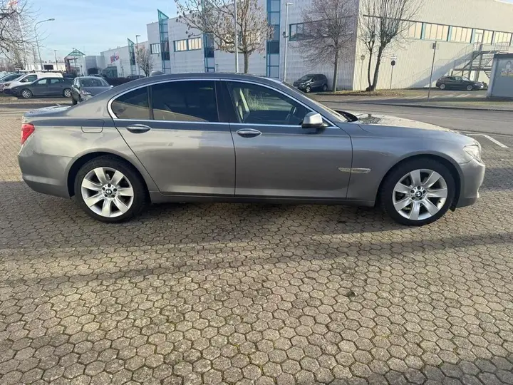 BMW 740D