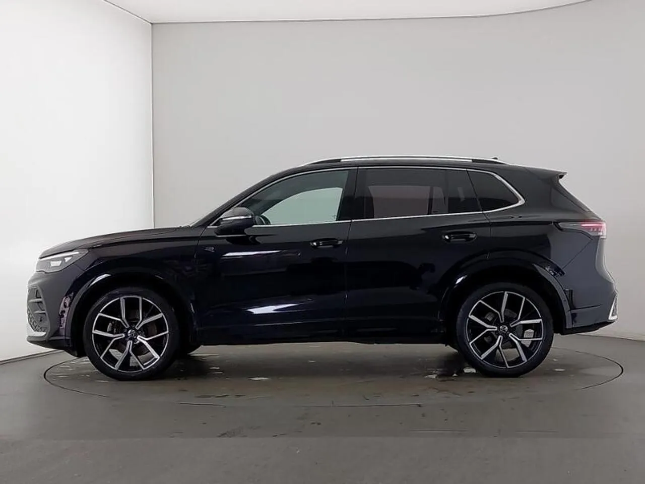 Volkswagen Tiguan 2024 photo 4