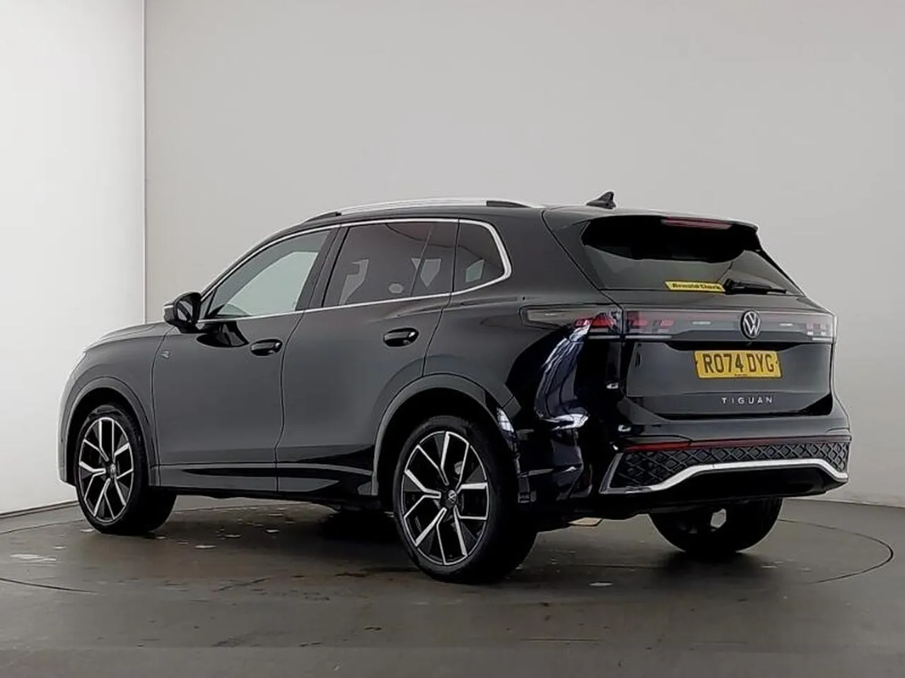 Volkswagen Tiguan 2024 photo 2