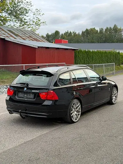 BMW 320D 2010 photo 5