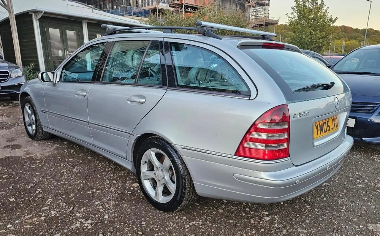 Mercedes-Benz C-Class 2005 photo 4