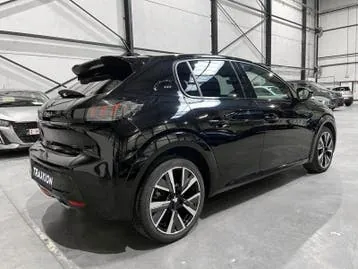 Peugeot 208 2022 photo 3