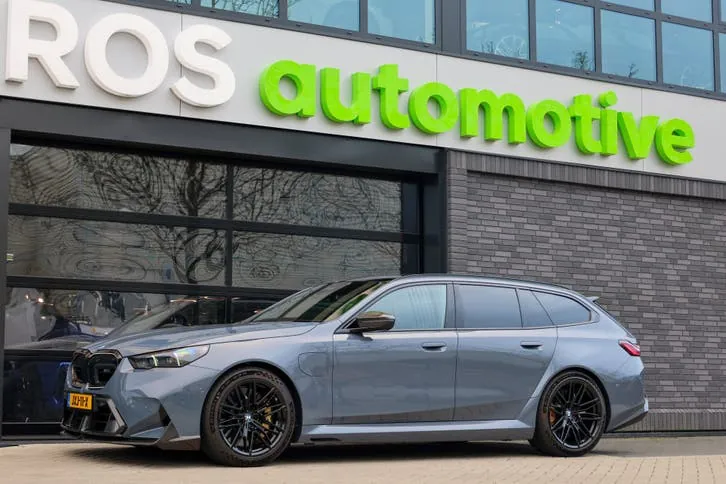 BMW 5-Serie 2025 photo 3