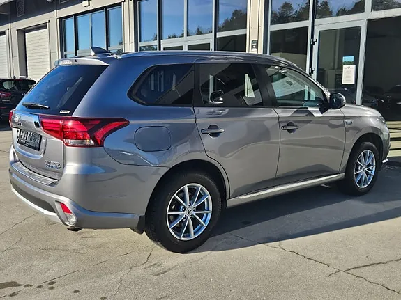 Mitsubishi Outlander 2017 photo 4