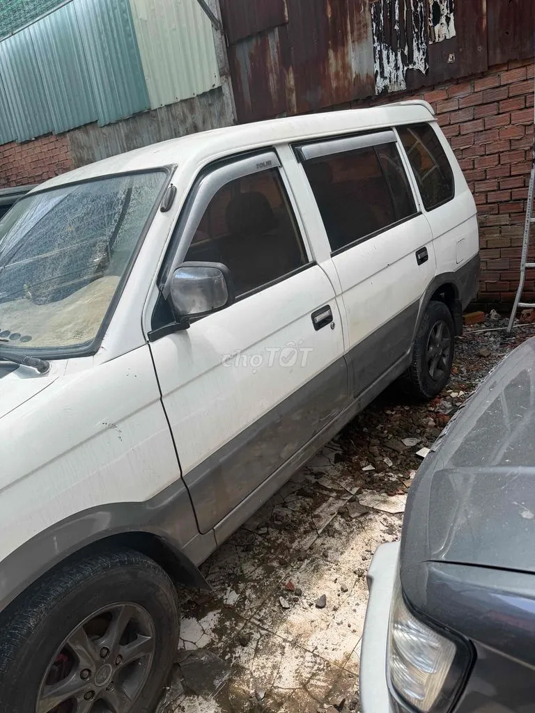 Mitsubishi Jolie 2001 photo 3