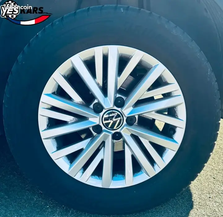 Volkswagen T-Roc 2023 photo 4