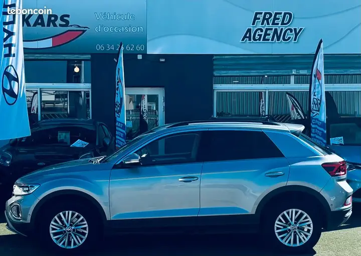 Volkswagen T-Roc 2023 photo 3
