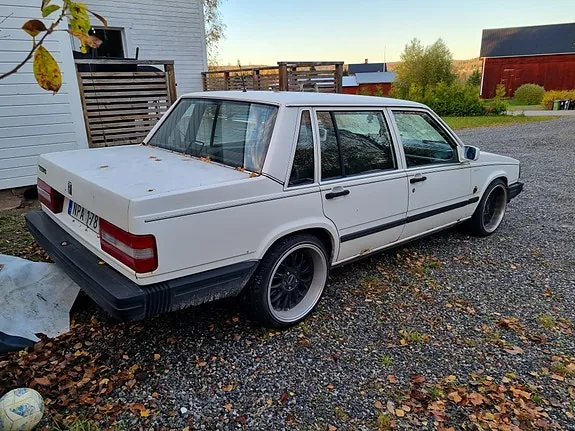 Volvo 740 1988 photo 2