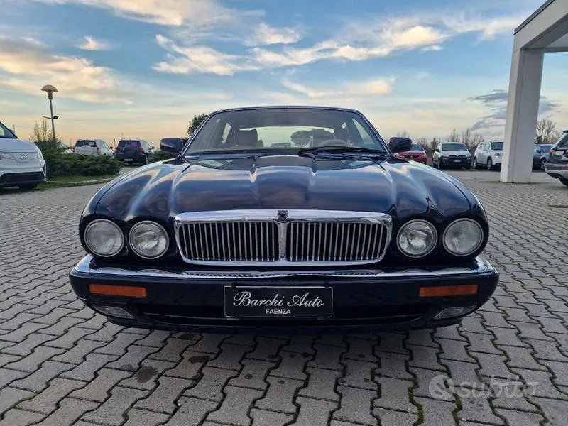 Jaguar Xj