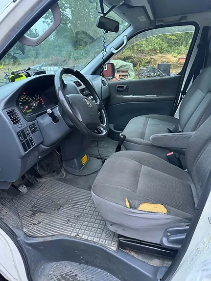 Toyota Hiace 2010 photo 5