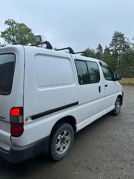 Toyota Hiace 2010 photo 4