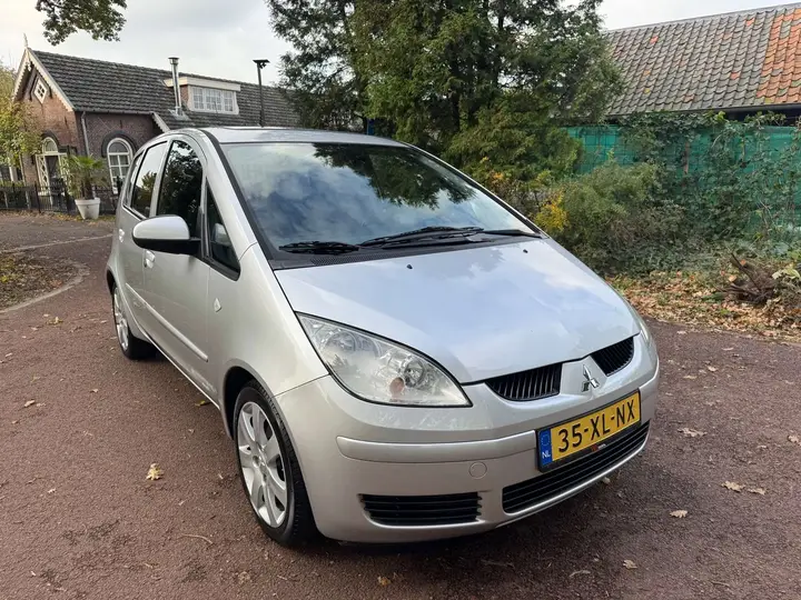 Mitsubishi Colt 2007 photo 3