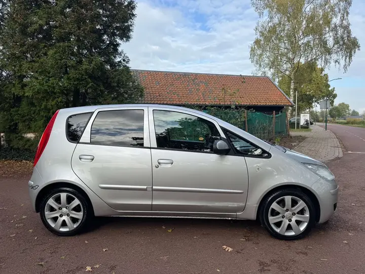 Mitsubishi Colt 2007 photo 4