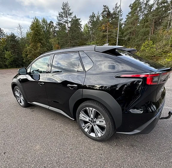 Subaru Solterra 2022 photo 2