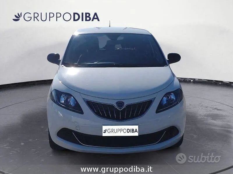 Lancia Ypsilon 2022 photo 2