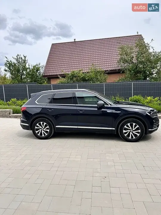 Volkswagen Touareg 2020 photo 3