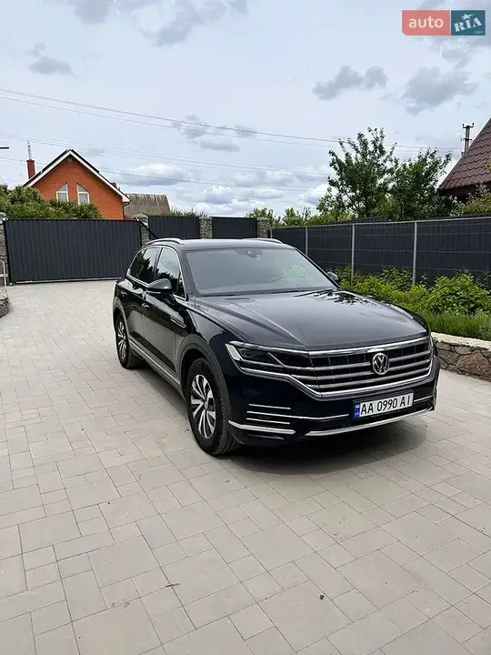 Volkswagen Touareg 2020 photo 2