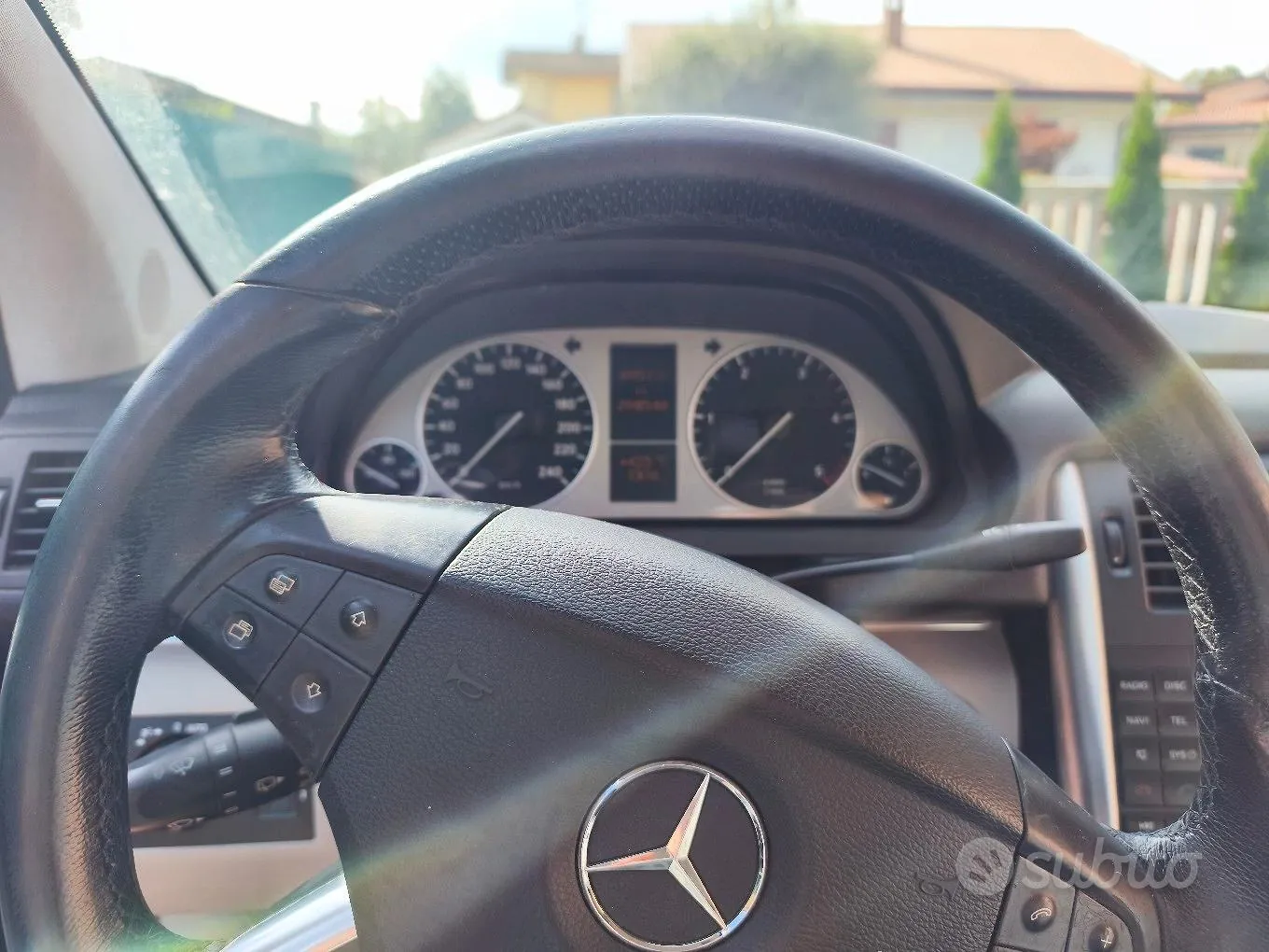 Mercedes-Benz B 2010 photo 3