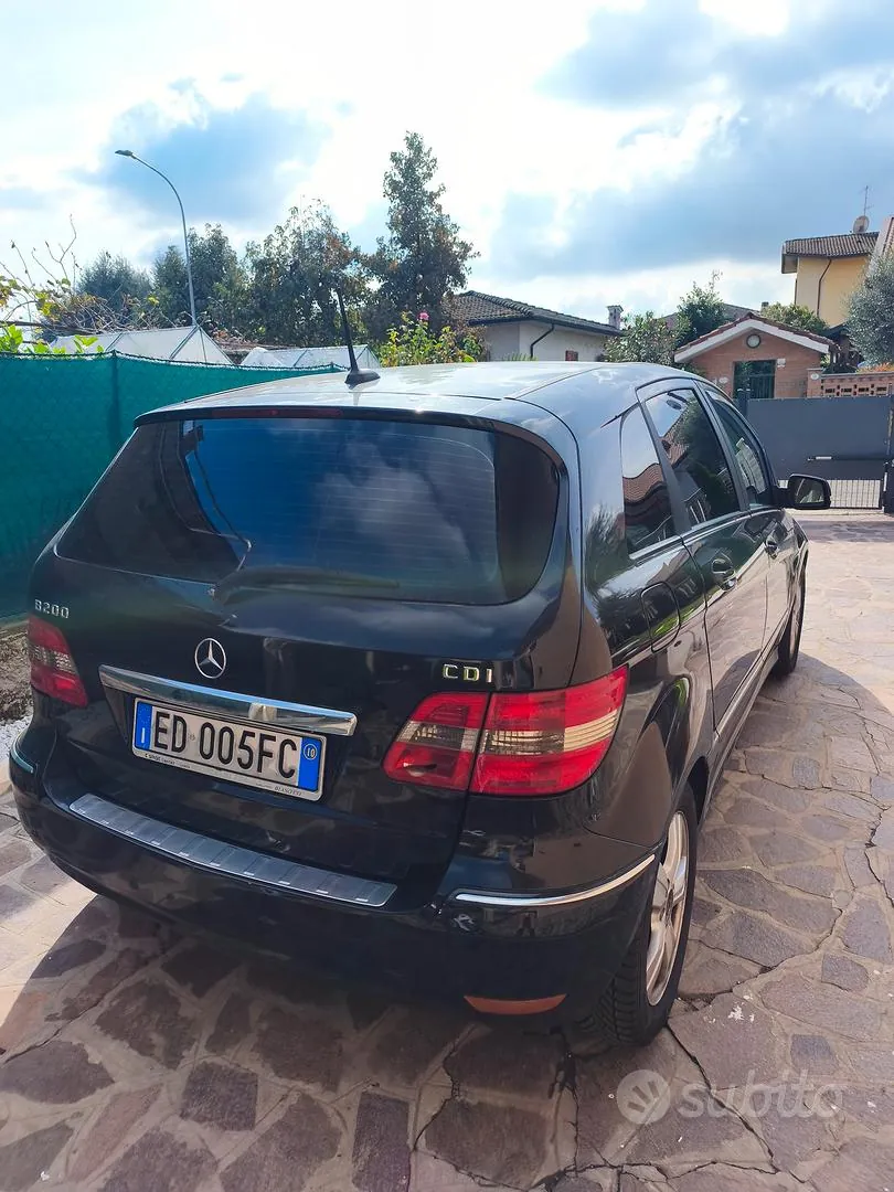 Mercedes-Benz B