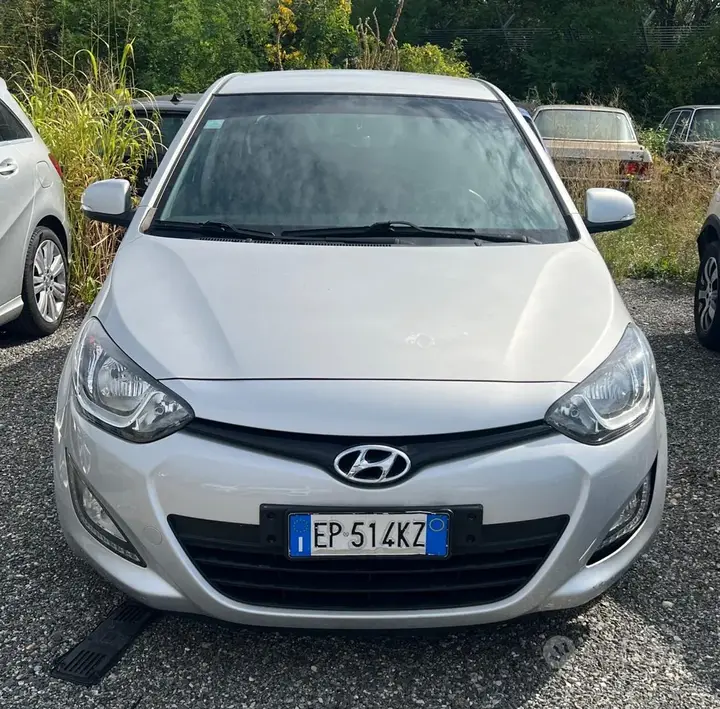 Hyundai I20 2012 photo 2