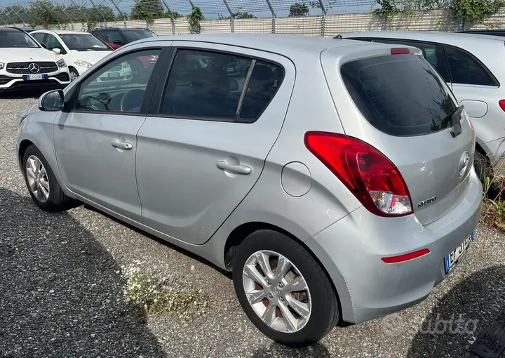 Hyundai I20 2012 photo 3