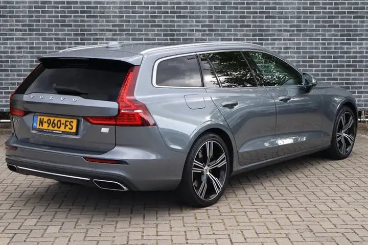 Volvo V60 2021 photo 3