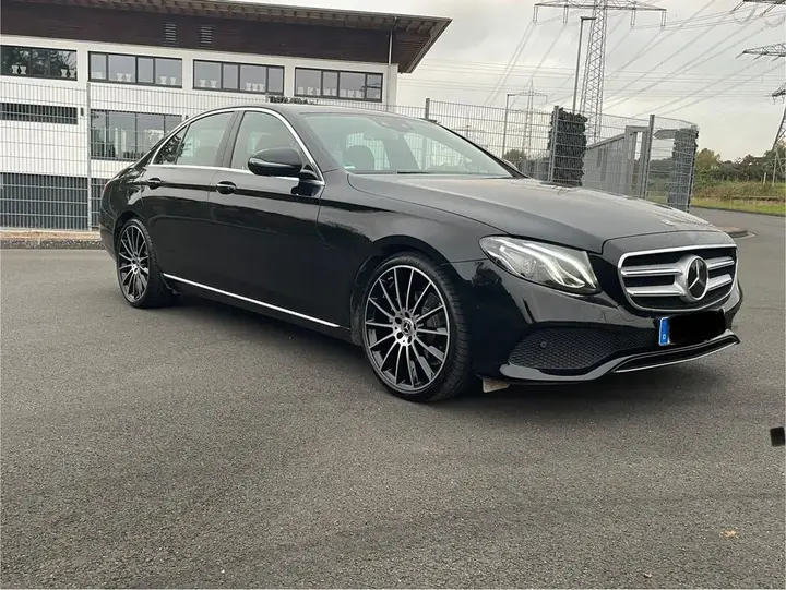 Mercedes-Benz E220
