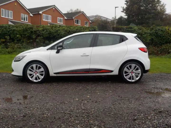 Renault Clio 2015 photo 2