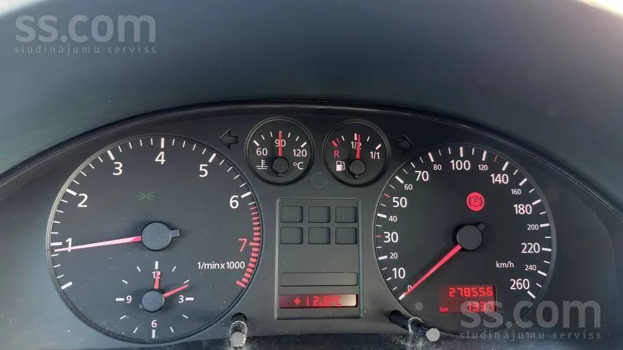 Audi A4 1999 photo 4