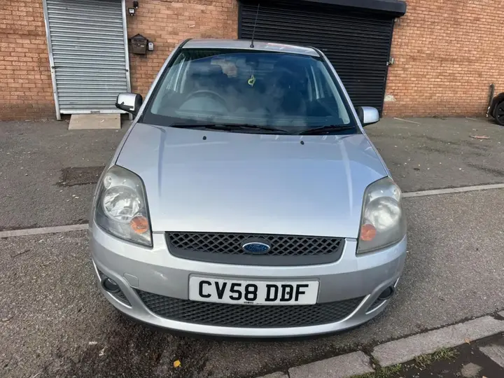 Ford Fiesta 2008 photo 2