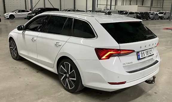 Skoda Octavia 2023 photo 4