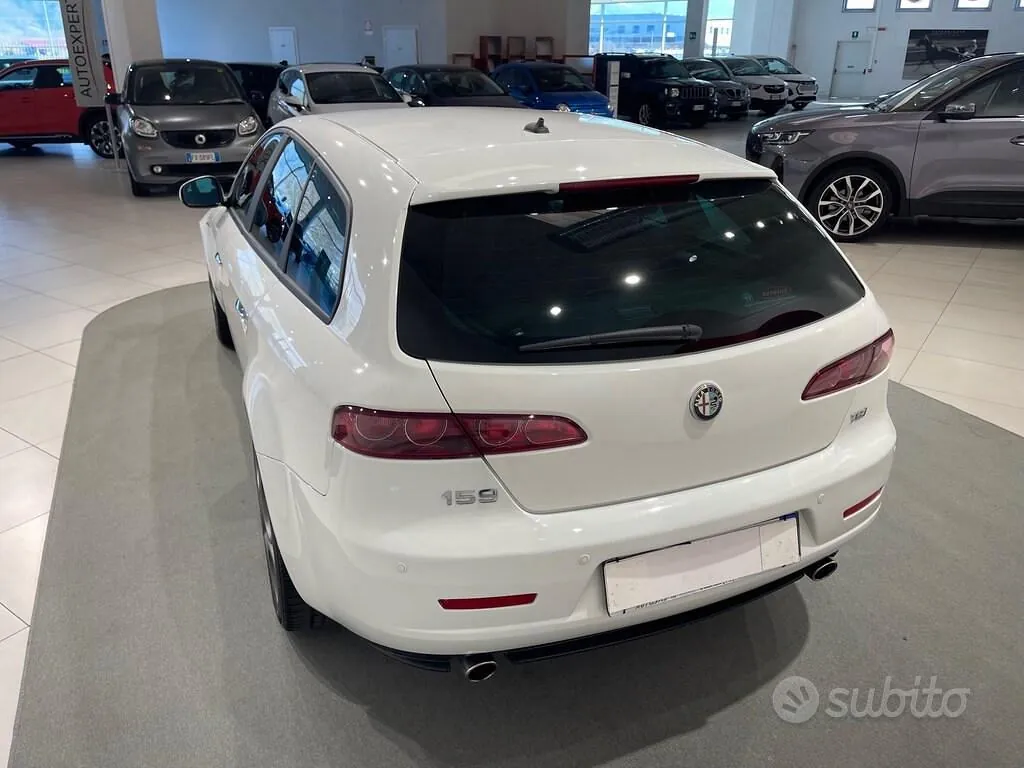 Alfa Romeo 159 2010 photo 3