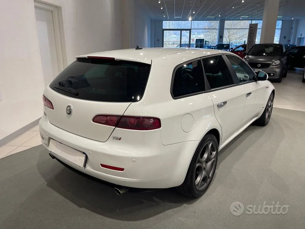 Alfa Romeo 159 2010 photo 5