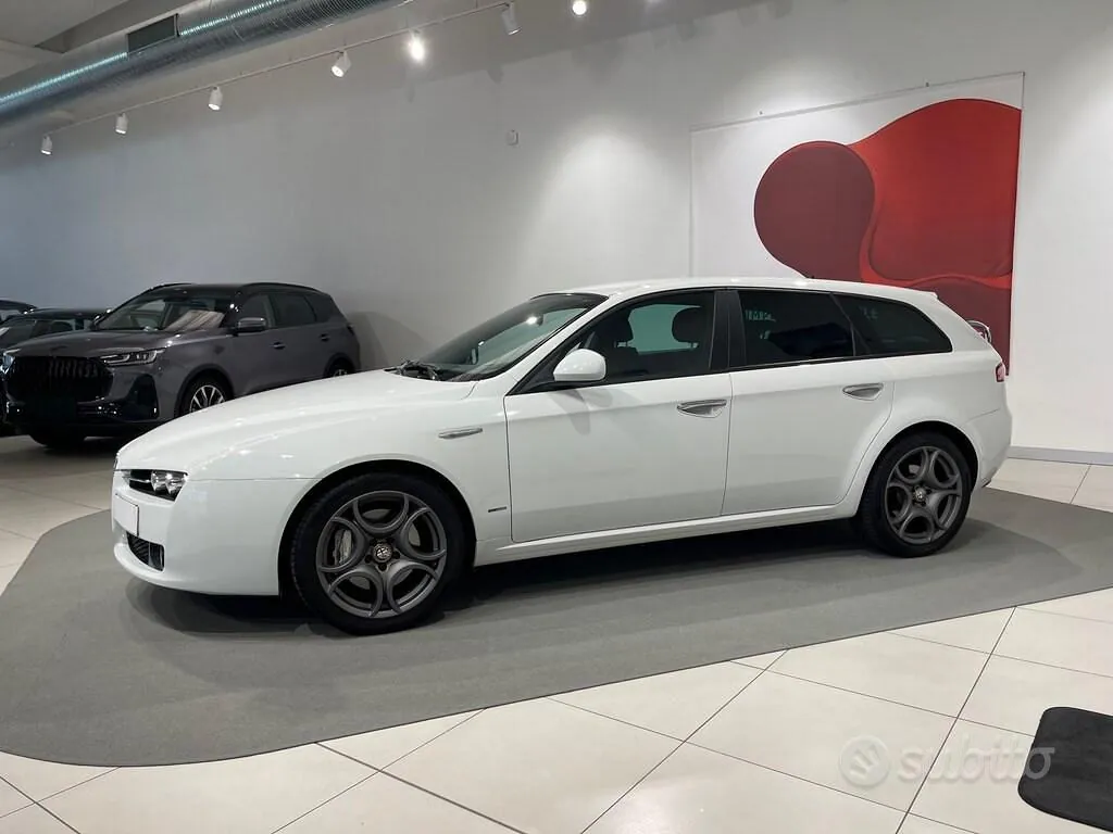 Alfa Romeo 159 2010 photo 2