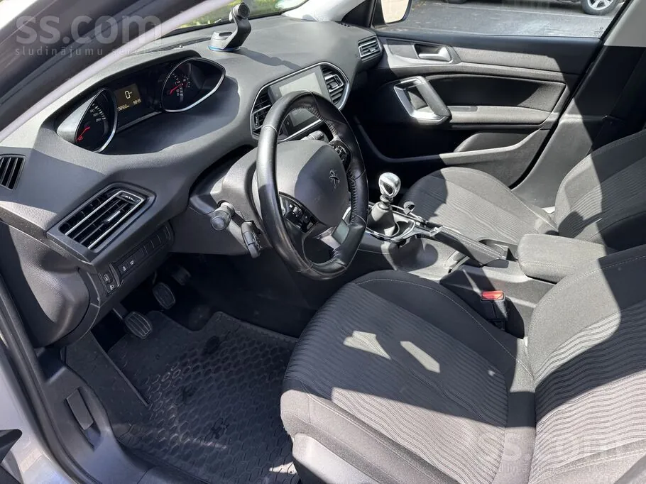 Peugeot 308 2015 photo 5