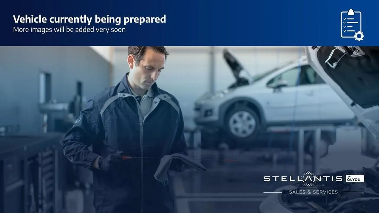 Peugeot 208 2023 photo 2