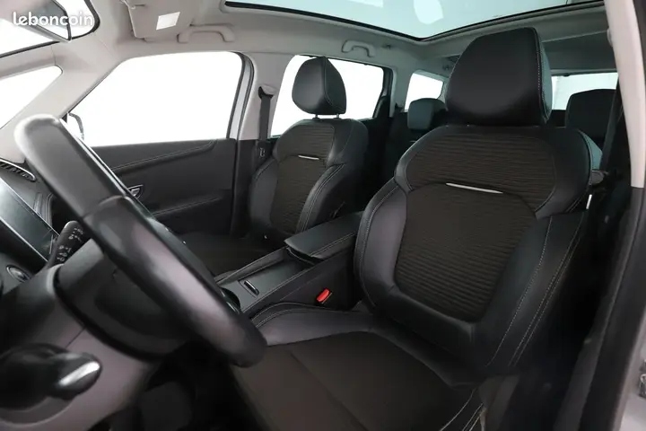 Renault Grand Scenic 2018 photo 5