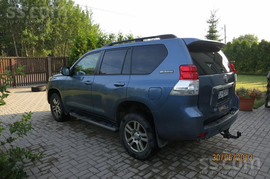 Toyota Land Cruiser 2011 photo 3
