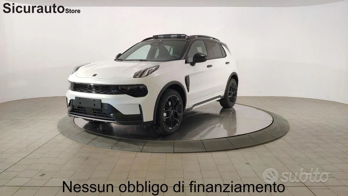 Lynk & Co 01