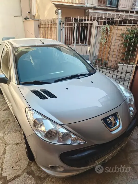 Peugeot 206 2011 photo 4