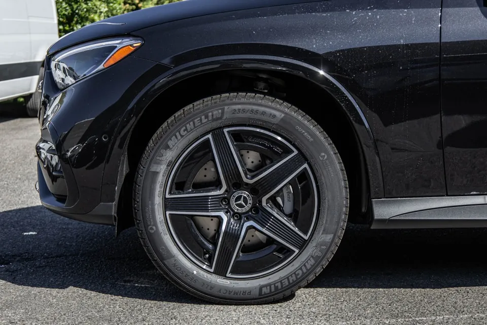 Mercedes-Benz Glc 300 2027 photo 5