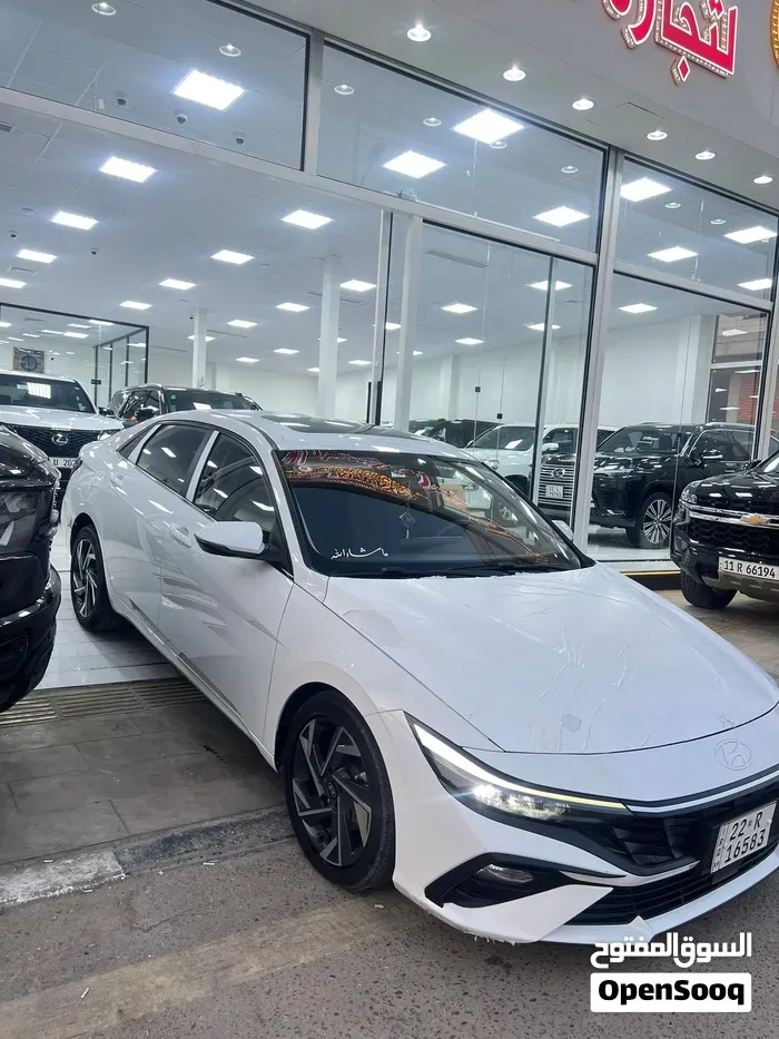 Hyundai Elantra 2025 photo 3