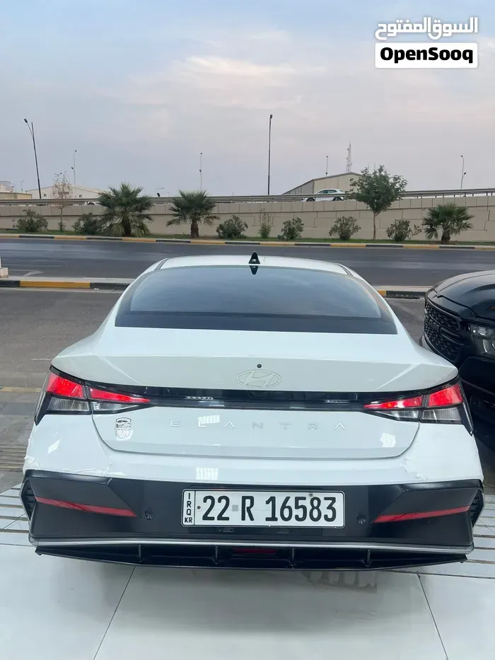 Hyundai Elantra 2025 photo 4