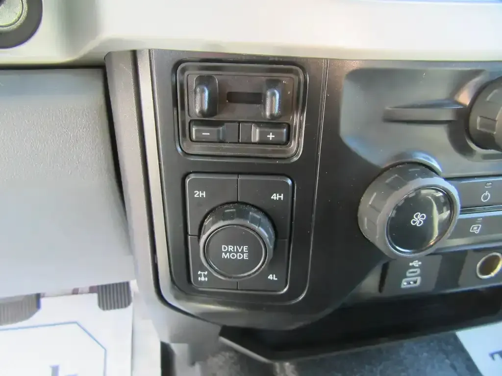 Ford F-250 Super Duty 2025 photo 4