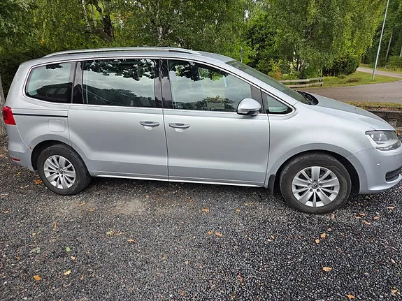 Volkswagen Sharan 2011 photo 2