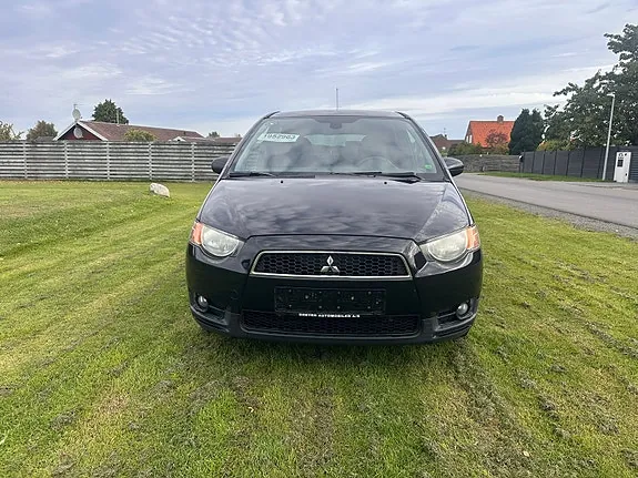 Mitsubishi Colt 2011 photo 2