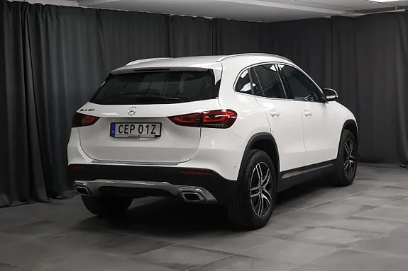Mercedes-Benz Gla180 2023 photo 2